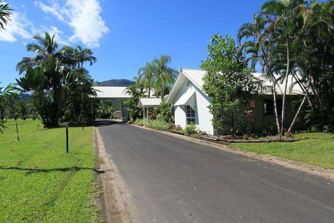 Tully Motel - Travel Search 1