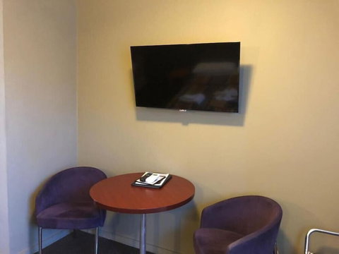 The Astor Hotel Motel - Travel Agents 5