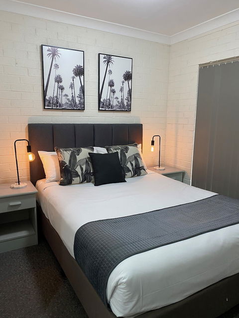 Beach Park Motel - Travel Agents 1