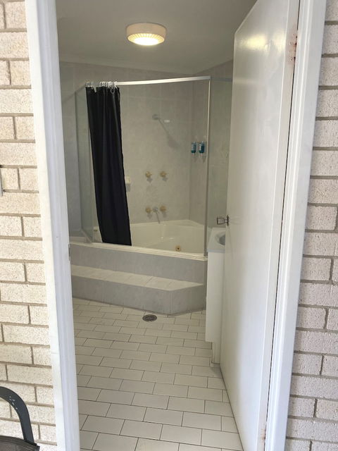 Beach Park Motel - Travel Agents 4