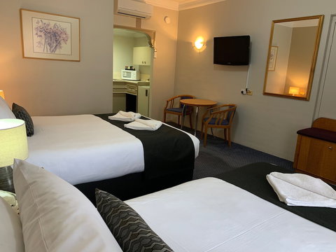 Heritage Motor Inn Goulburn - Travel Agents 4