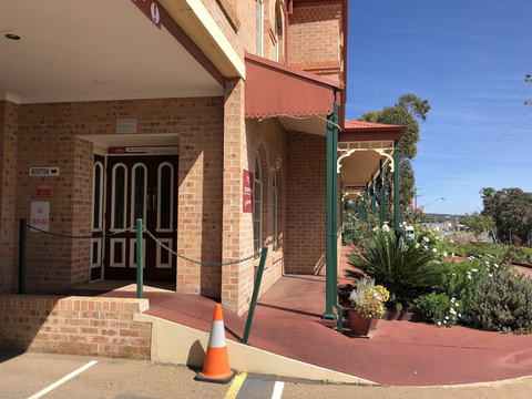 Heritage Motor Inn Goulburn - Travel Agents 2