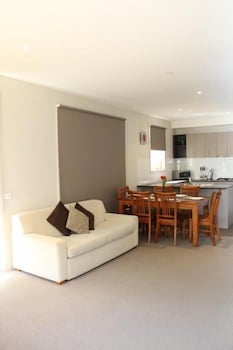 Central Shepparton Apartments - Travel Agents 0