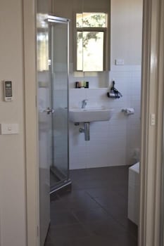 Central Shepparton Apartments - Travel Agents 5