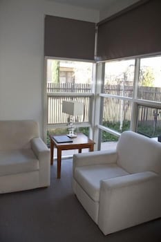 Central Shepparton Apartments - Travel Agents 1