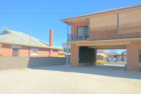 Holbrook Town Centre Motor Inn - Travel Agents 3