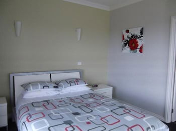 Swan Lake Guest House - Travel Agents 5