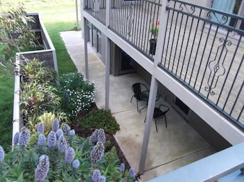 Swan Lake Guest House - Travel Agents 0