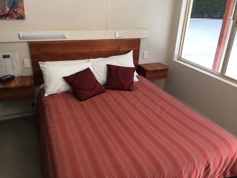 Black Forest Motel - Tourism Guide 4