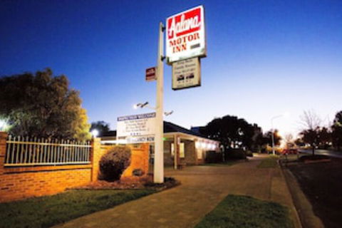 Golden Chain Aalana Motor Inn - Tourism Guide 0