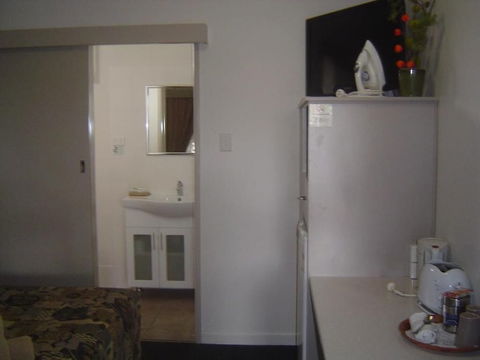 Kingaroy Country Motel - Tourism Guide 4