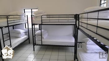 West End QLD Travel Search