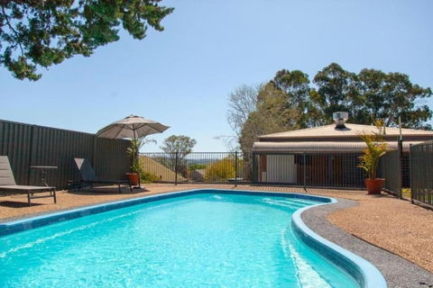 Bega Downs Motor Inn - Travel Search 5