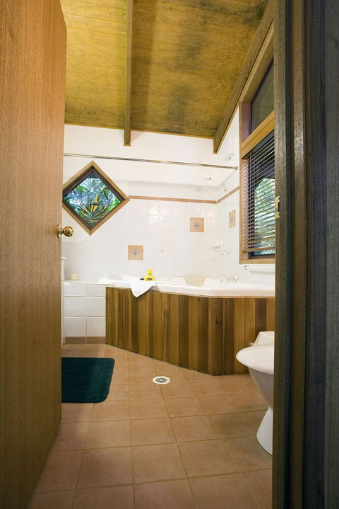 Springbrook Lyrebird Retreat - Tourism Guide 3