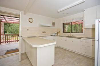 Kingsway Holiday Flats & Gariwerd House. - Travel Search 5