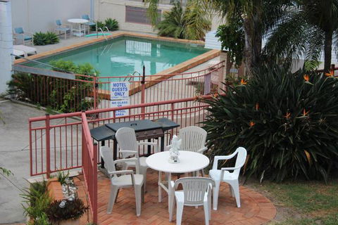 Caloundra Suncourt Motel - Travel Search 6