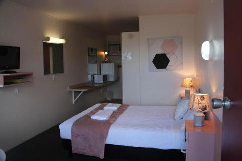 Caloundra Suncourt Motel - Travel Search 2