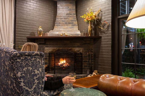 New England Motor Lodge - Tourism Guide 3