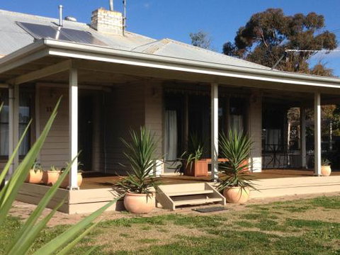 Ploughmans On Ivy - Travel Agents 6