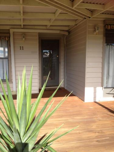 Ploughmans On Ivy - Travel Agents 4