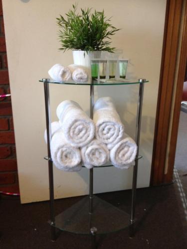 Ploughmans On Ivy - Travel Agents 5