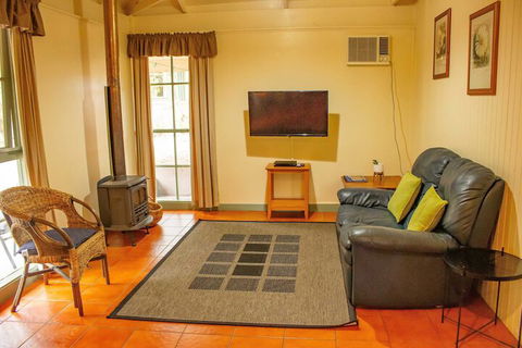 Kalimna Woods Cottages - Tourism Guide 7