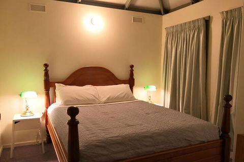 Kalimna Woods Cottages - Tourism Guide 6