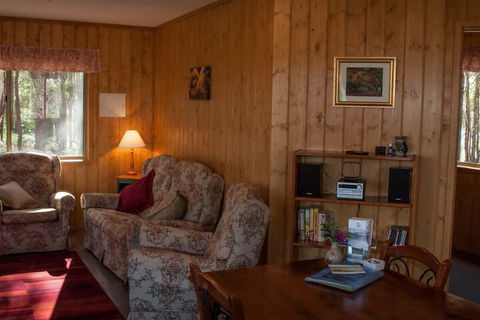 Balingup Heights Hilltop Forest Cottages - Tourism Guide 5