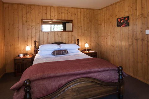 Balingup Heights Hilltop Forest Cottages - Tourism Guide 4