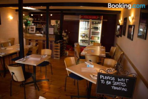 Edgewater Escape - Travel Agents 5