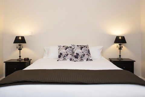 Colonial Court Villas - Travel Search 1