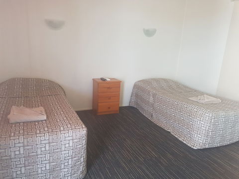 Monto Colonial Motor Inn - Travel Search 1