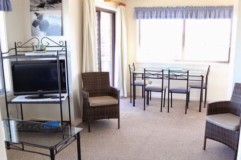 Narooma Palms Holiday Apartments - Travel Agents 7