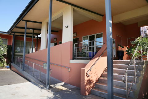 Forbes Victoria Inn - Travel Agents 5