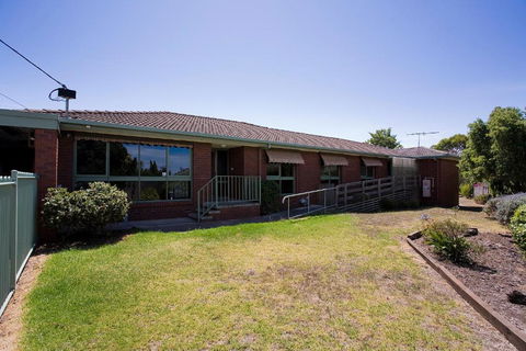 Geelong Holiday Home - Travel Search 3
