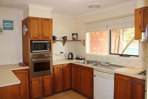 Australian Home Away At East Doncaster - Travel Search 2