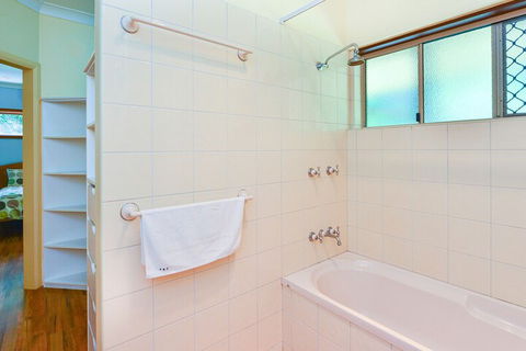 Bushland Cottages And Lodge - Travel Search 6