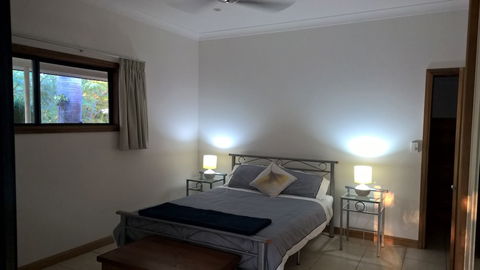 Magnetic Island Bed And Breakfast - Travel Search 1