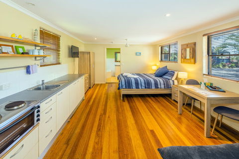 Safety Beach Ocean Bungalows - Travel Search 6