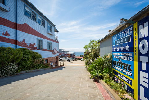Heritage House Motel & Units - Tourism Guide 2