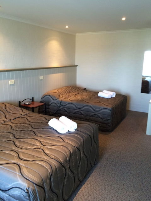 Heritage House Motel & Units - Tourism Guide 3