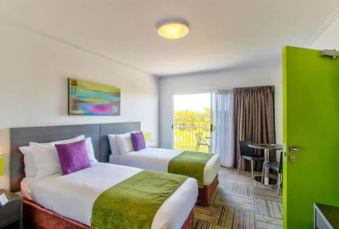 Mackay Oceanside Central Hotel - Tourism Guide 5