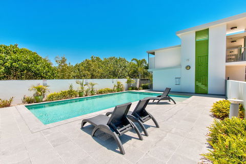 Mackay Oceanside Central Hotel - Tourism Guide 0
