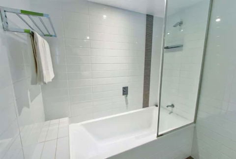 Mackay Oceanside Central Hotel - Tourism Guide 6