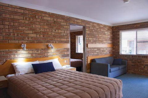 Mid Town Inn Narrabri - Travel Search 1