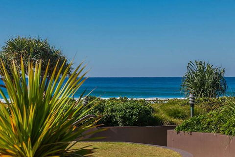 Lennox Holiday Apartments - Cruises Travel 6