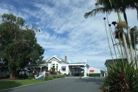 Colonial Court Motor Inn - Tourism Guide 0