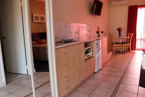 Collie Ridge Motel - Travel Agents 5