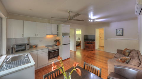 Atherton Hinterland Motel - Travel Search 6