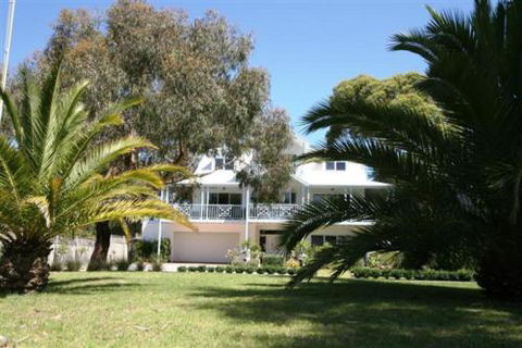 Silver Waters Bed & Breakfast - Travel Agents 5